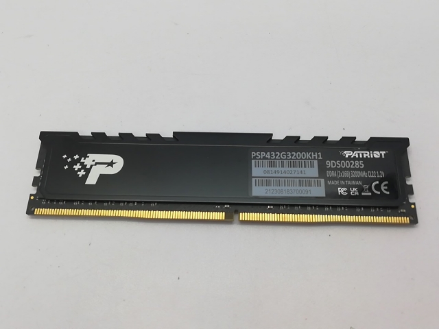 【中古】DDR4 16GB PC4-25600(DDR4-3200)【デスクトップPC用】【立川フロム中武】保証期間１週間