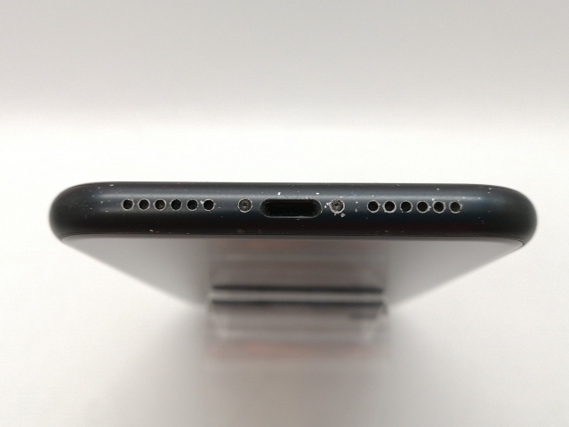 【中古】Apple au 【SIMロック解除済み】 iPhone XR 64GB ブラック MT002J/A【高崎モントレー】保証期間１ヶ月【ランクC】_3