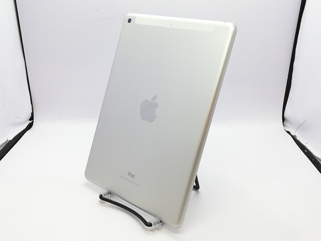 【中古】Apple docomo 【SIMロック解除済み】 iPad（第5世代/2017） 32GB シルバー MP1L2J/A【立川フロム中武】保証期間１ヶ月【ランクB】