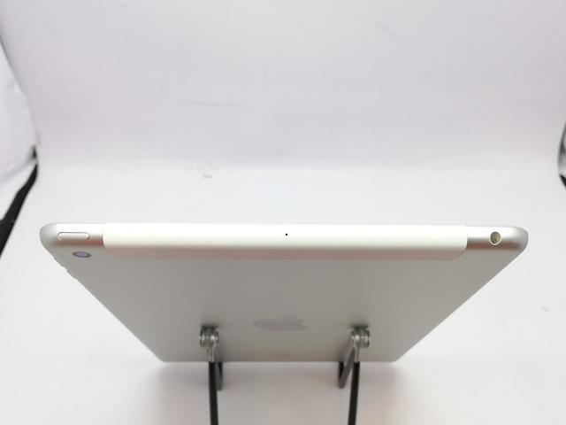 【中古】Apple au 【SIMロック解除済み】 iPad（第6世代/2018） 32GB シルバー MR6P2J/A【立川フロム中武】保証期間１ヶ月【ランクC】_2