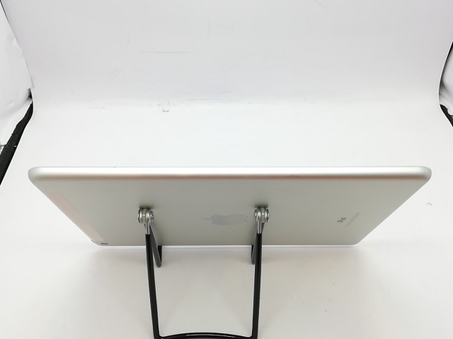 【中古】Apple au 【SIMロック解除済み】 iPad（第6世代/2018） 32GB シルバー MR6P2J/A【立川フロム中武】保証期間１ヶ月【ランクC】_5