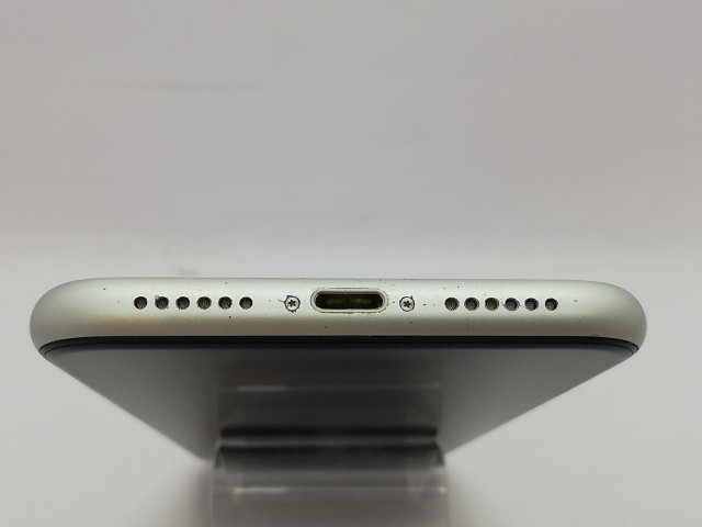 【中古】Apple 海外版 【SIMフリー】 iPhone XR 128GB ホワイト【立川フロム中武】保証期間１ヶ月【ランクB】_4