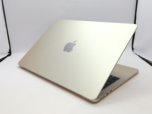 【中古】Apple MacBook Air 13インチ M2(CPU:8C/GPU:8C) 8GB/256GB スターライト MLY13J/A (M2,2022)【立川フロム中武】保証期間１ヶ月【ランクB】