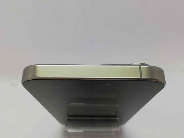 【中古】Apple SoftBank 【SIMフリー】 iPhone 15 Pro Max 256GB ナチュラルチタニウム MU6R3J/A【立川フロム中武】保証期間１ヶ月【ランクA】