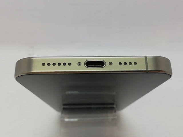 【中古】Apple SoftBank 【SIMフリー】 iPhone 15 Pro Max 256GB ナチュラルチタニウム MU6R3J/A【立川フロム中武】保証期間１ヶ月【ランクA】