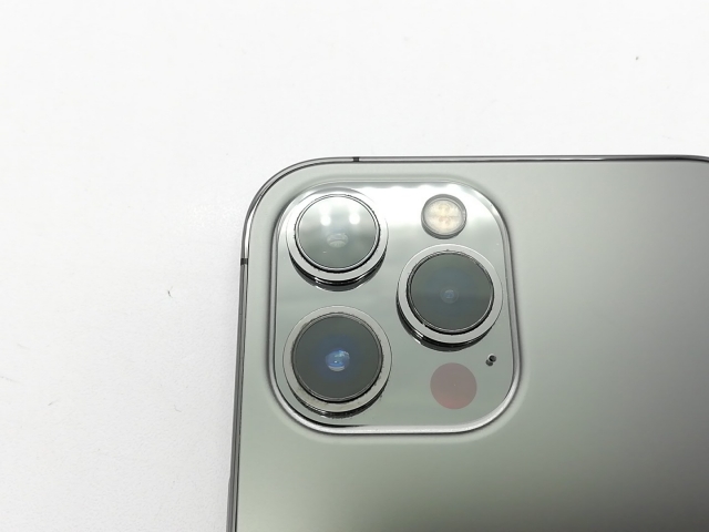 【中古】Apple docomo 【SIMロック解除済み】 iPhone 12 Pro Max 128GB グラファイト MGCU3J/A【立川フロム中武】保証期間１ヶ月【ランクB】_6