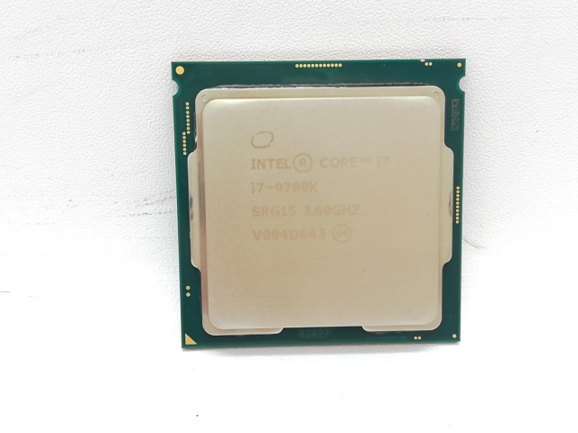 【中古】Intel Core i7-9700K (3.6GHz/TB:4.9GHz/SRELT/P0) bulk LGA1151/8C/8T/L3 12M/UHD630/TDP95W【立川フロム中武】保証期間１週間