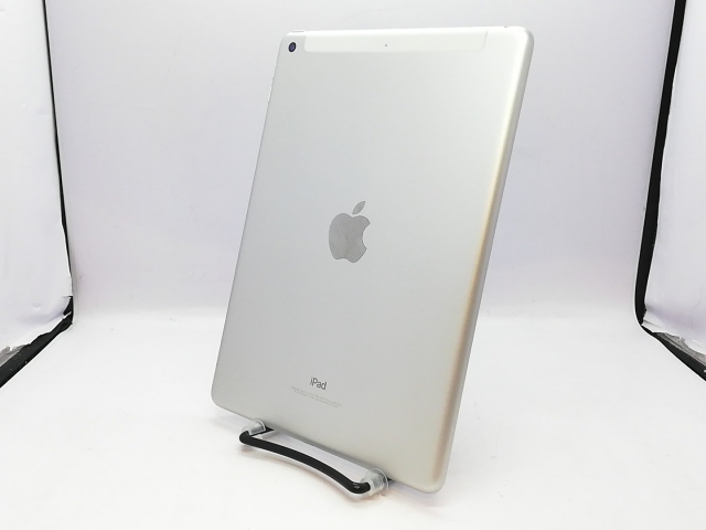 【中古】Apple docomo 【SIMロック解除済み】 iPad（第5世代/2017） 32GB シルバー MP1L2J/A【立川フロム中武】保証期間１ヶ月【ランクA】