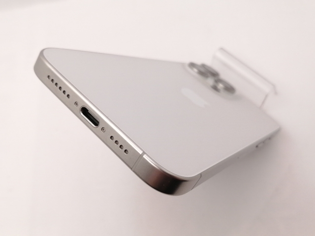 【中古】Apple 国内版 【SIMフリー】 iPhone 15 Pro Max 256GB ホワイトチタニウム MU6Q3J/A【新宿東口】保証期間１ヶ月【ランクA】