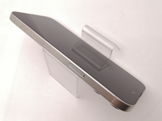【中古】Apple 国内版 【SIMフリー】 iPhone 15 Pro Max 256GB ホワイトチタニウム MU6Q3J/A【新宿東口】保証期間１ヶ月【ランクA】