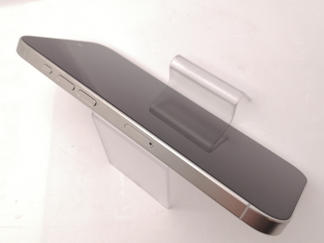 【中古】Apple 国内版 【SIMフリー】 iPhone 15 Pro Max 256GB ホワイトチタニウム MU6Q3J/A【新宿東口】保証期間１ヶ月【ランクA】