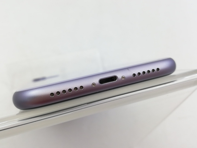 【中古】Apple au 【SIMロック解除済み】 iPhone 11 256GB パープル MWMC2J/A【大宮東口】保証期間１ヶ月【ランクB】_4