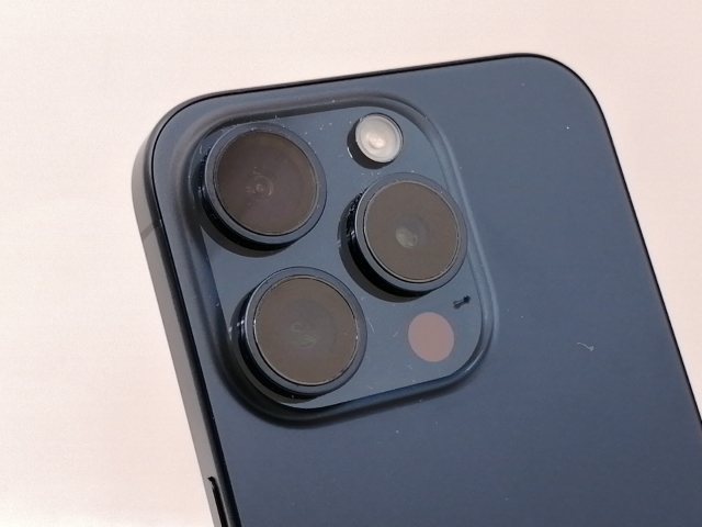 【中古】Apple 国内版 【SIMフリー】 iPhone 15 Pro 256GB ブルーチタニウム MTUG3J/A【新宿東口】保証期間１ヶ月【ランクB】_6