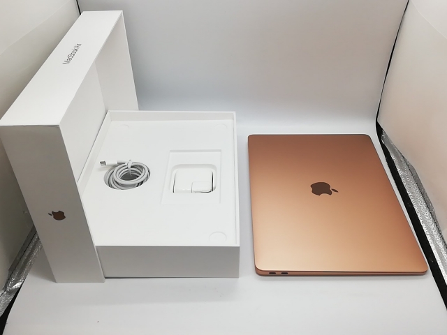 中古】Apple MacBook Air 13インチ M1(CPU:8C/GPU:7C) 8GB/256GB 