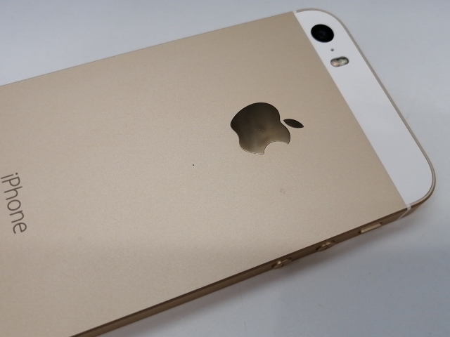 【中古】Apple docomo 【SIMロック解除済み】 iPhone SE （第1世代） 64GB ゴールド MLXP2J/A【東池袋1丁目】保証期間１ヶ月【ランクC】_2