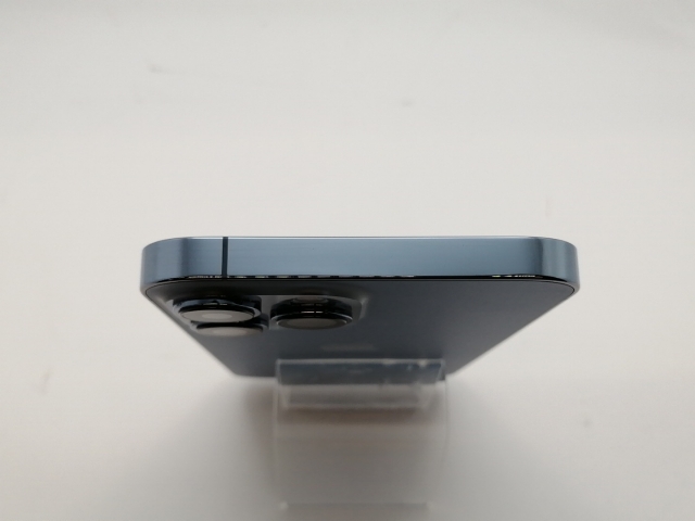 【中古】Apple docomo 【SIMフリー】 iPhone 13 Pro Max 256GB シエラブルー MLJD3J/A【新宿東口】保証期間１ヶ月【ランクB】_2