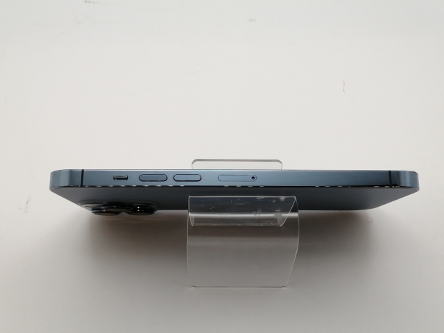 【中古】Apple docomo 【SIMフリー】 iPhone 13 Pro Max 256GB シエラブルー MLJD3J/A【新宿東口】保証期間１ヶ月【ランクB】_3