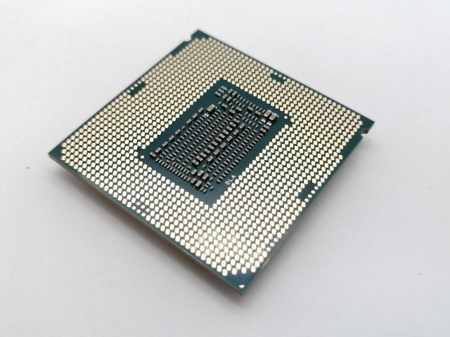 中古】Intel Core i7-9700K (3.6GHz/TB:4.9GHz/SRELT/P0) BOX LGA1151/8C/