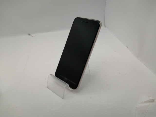 【中古】Apple docomo 【SIMフリー】 iPhone SE（第3世代） 64GB スターライト MMYD3J/A【新宿東口】保証期間１ヶ月【ランクA】