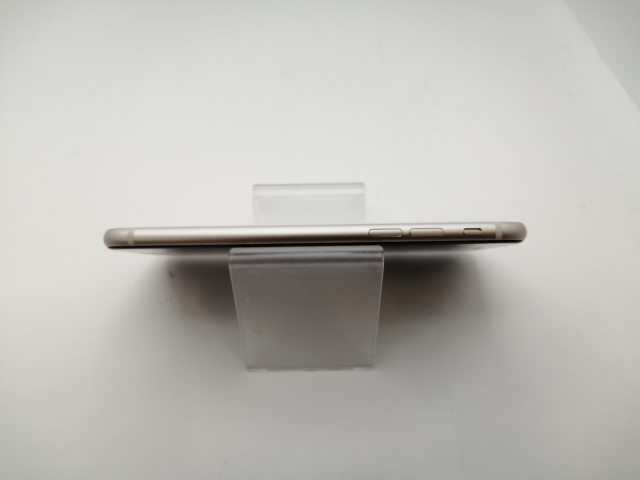 【中古】Apple au 【SIMフリー】 iPhone SE（第3世代） 64GB スターライト MMYD3J/A【新宿東口】保証期間１ヶ月【ランクA】_4