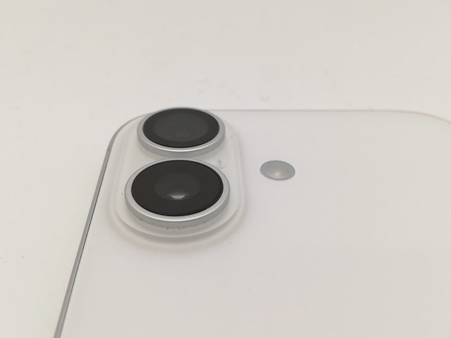 【中古】Apple 国内版 【SIMフリー】 iPhone 17 256GB ホワイト MG684J/A【新宿東口】保証期間１ヶ月【ランクA】_6