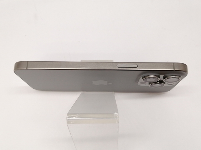 【中古】Apple 国内版 【SIMフリー】 iPhone 15 Pro Max 256GB ナチュラルチタニウム MU6R3J/A【新宿東口】保証期間１ヶ月【ランクA】