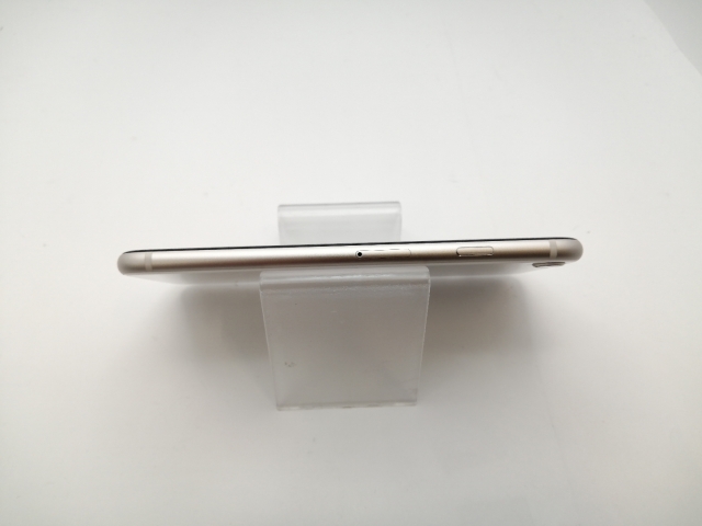 【中古】Apple 国内版 【SIMフリー】 iPhone SE（第3世代） 128GB スターライト MMYG3J/A【新宿東口】保証期間１ヶ月【ランクB】_4