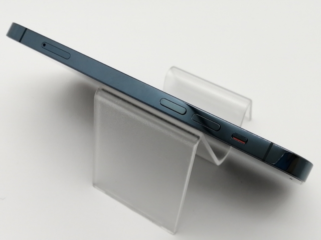 【中古】Apple docomo 【SIMロック解除済み】 iPhone 12 Pro 256GB パシフィックブルー MGMD3J/A【新宿東口】保証期間１ヶ月【ランクC】_3