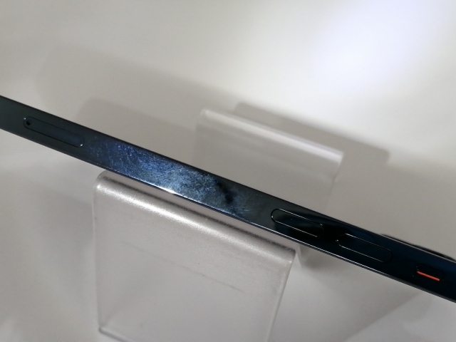 【中古】Apple docomo 【SIMロック解除済み】 iPhone 12 Pro 256GB パシフィックブルー MGMD3J/A【新宿東口】保証期間１ヶ月【ランクC】_4