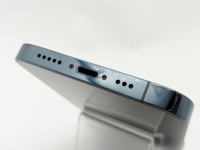 【中古】Apple docomo 【SIMロック解除済み】 iPhone 12 Pro 256GB パシフィックブルー MGMD3J/A【新宿東口】保証期間１ヶ月【ランクC】_5