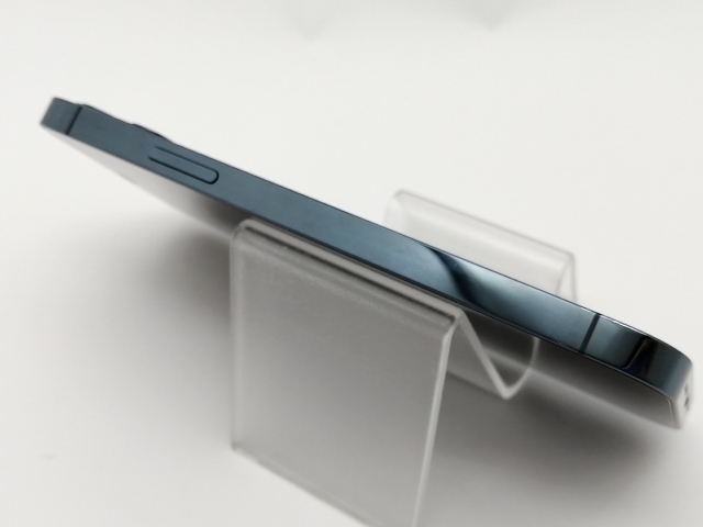 【中古】Apple docomo 【SIMロック解除済み】 iPhone 12 Pro 256GB パシフィックブルー MGMD3J/A【新宿東口】保証期間１ヶ月【ランクC】_6
