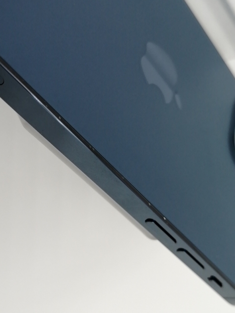 【中古】Apple docomo 【SIMロック解除済み】 iPhone 12 Pro 256GB パシフィックブルー MGMD3J/A【新宿東口】保証期間１ヶ月【ランクC】_8