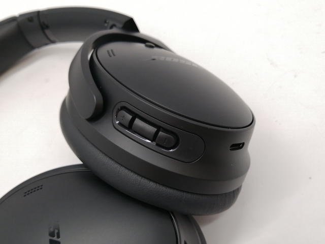中古】BOSE QuietComfort Headphones [ブラック]【新宿東口】保証期間