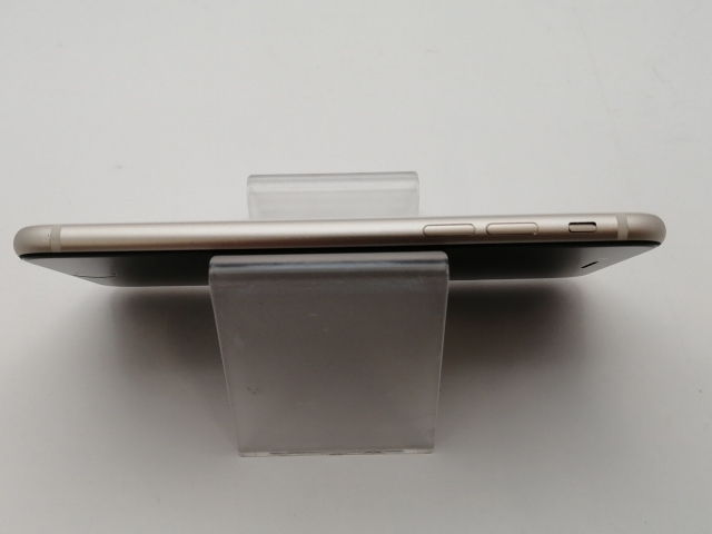 【中古】Apple 楽天モバイル 【SIMフリー】 iPhone SE（第3世代） 64GB スターライト MMYD3J/A【新宿東口】保証期間１ヶ月【ランクA】_4