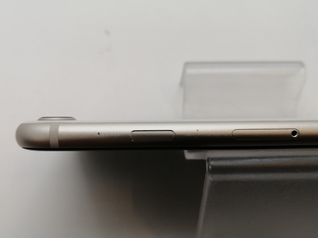 【中古】Apple 楽天モバイル 【SIMフリー】 iPhone SE（第3世代） 64GB スターライト MMYD3J/A【新宿東口】保証期間１ヶ月【ランクA】_7