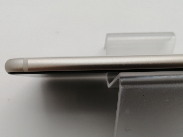 【中古】Apple 楽天モバイル 【SIMフリー】 iPhone SE（第3世代） 64GB スターライト MMYD3J/A【新宿東口】保証期間１ヶ月【ランクA】_8