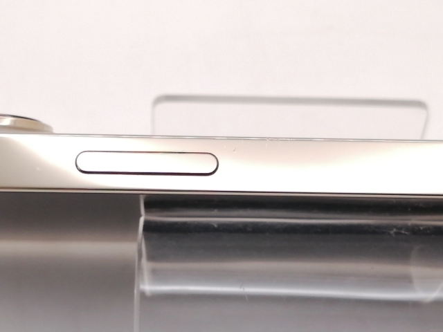 【中古】Apple docomo 【SIMフリー】 iPhone 13 Pro Max 256GB ゴールド MLJA3J/A【三宮駅前】保証期間１ヶ月【ランクC】