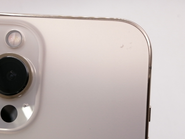 【中古】Apple docomo 【SIMフリー】 iPhone 13 Pro Max 256GB ゴールド MLJA3J/A【三宮駅前】保証期間１ヶ月【ランクC】