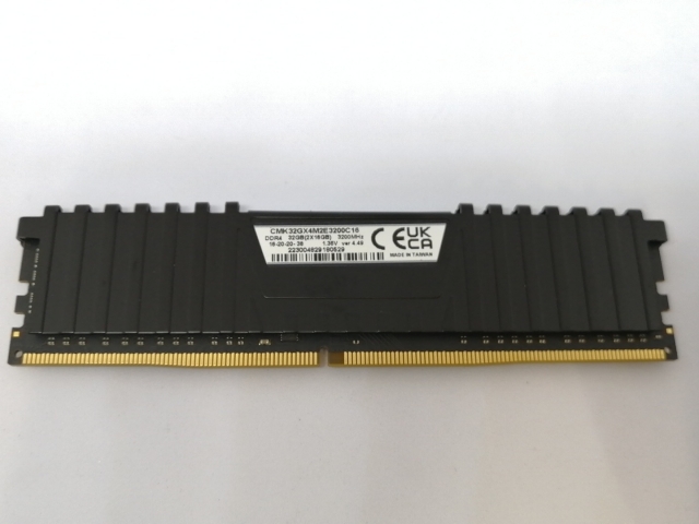 【中古】DDR4 16GB PC4-25600(DDR4-3200)【デスクトップPC用】【東池袋1丁目】保証期間１週間