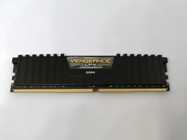 【中古】DDR4 16GB PC4-25600(DDR4-3200)【デスクトップPC用】【東池袋1丁目】保証期間１週間_1