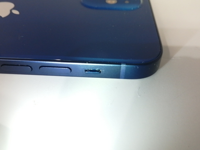 【中古】Apple au 【SIMロック解除済み】 iPhone 12 64GB ブルー MGHR3J/A【池袋東口】保証期間１ヶ月【ランクB】_9