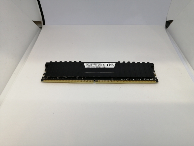 【中古】DDR4 16GB PC4-25600(DDR4-3200)【デスクトップPC用】【東池袋1丁目】保証期間１週間