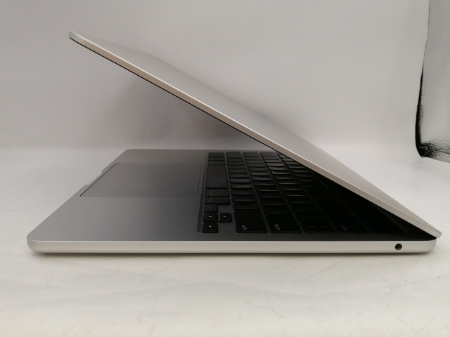 【中古】Apple MacBook Air 13インチ CTO (M2,2022) シルバー M2(CPU:8C/GPU:10C)/16G/1T/30W AC【東池袋1丁目】保証期間１ヶ月【ランクC】_3