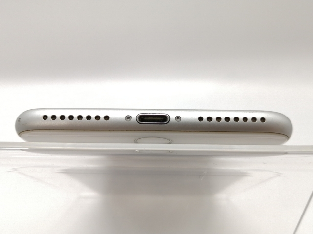 iPhone 8 256GB SIMロック解除済 シルバー iPhone 8 Silver 64 GB docomo SIMロックあり Apple - 訳アリ docomo