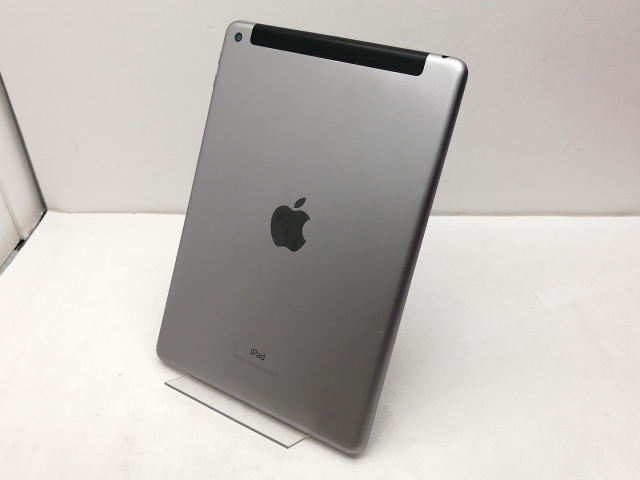 【中古】Apple au 【SIMロック解除済み】 iPad（第6世代/2018） 32GB スペースグレイ MR6N2J/A【仙台イービーンズ】保証期間１ヶ月【ランクC】