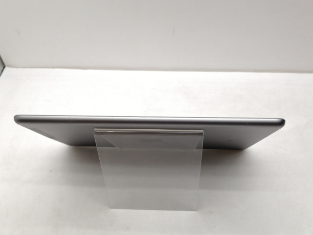 【中古】Apple au 【SIMロック解除済み】 iPad（第6世代/2018） 32GB スペースグレイ MR6N2J/A【仙台イービーンズ】保証期間１ヶ月【ランクC】_3