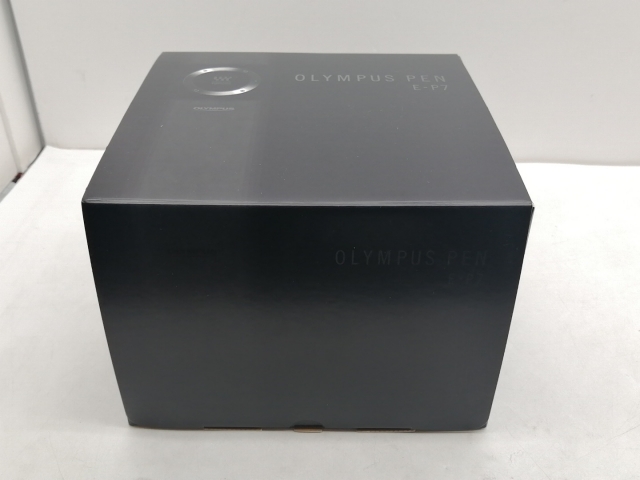 【未使用】OLYMPUS OLYMPUS PEN E-P7 ボディ ホワイト【秋葉5号】保証期間３ヶ月
