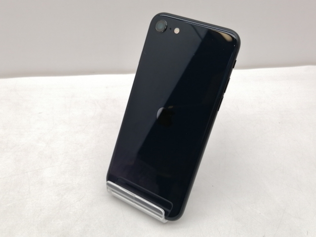iPhone SE3 64GB ミッドナイト 黒 中古】Apple docomo 【SIMフリー 