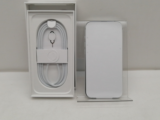 【未使用】Apple UQmobile 【SIMフリー】 iPhone 16e 128GB ホワイト MD1R4J/A【池袋東口】保証期間３ヶ月_3