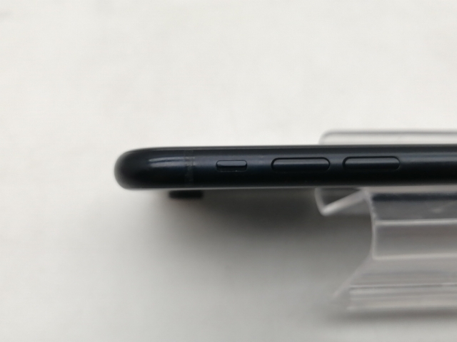 【中古】Apple SoftBank 【SIMロック解除済み】 iPhone XR 128GB ブラック MT0G2J/A【仙台イービーンズ】保証期間１ヶ月【ランクB】
